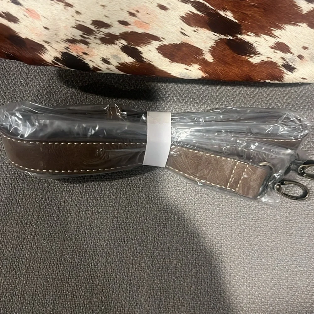 TONY LAMA COWHIDE LEATHER CONCEALED BAG - Picture 5 of 12